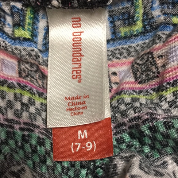 Boho shorts Medium (7-9) No Boundaries 2 pockets EUC, has pockets - Picture 7 of 7